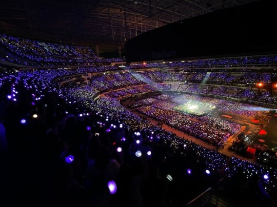 Kpop group BTS ARMY Purple Wave