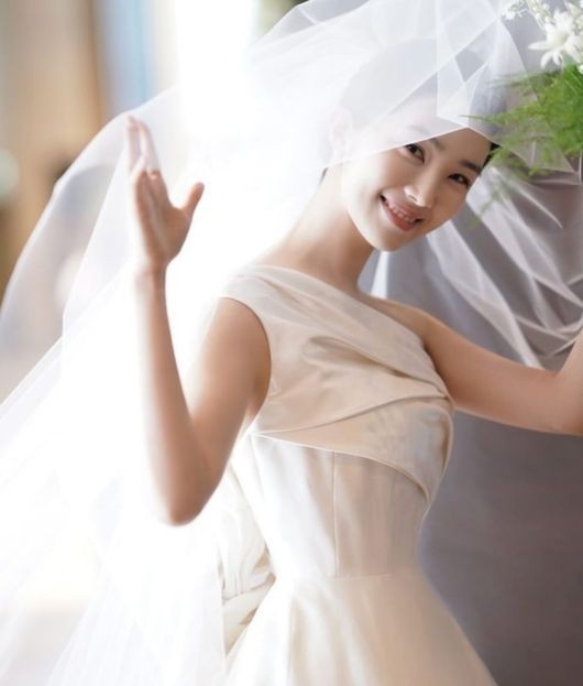 강지영 아나운서, ♥금융맨과 결혼...절친 남보라 축하받은 '4월의 신부' [종합]