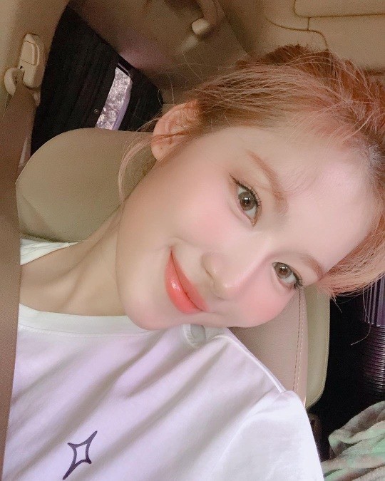 Twice Sana Momo Look Stunning On Their Instagram Posts Kpop News