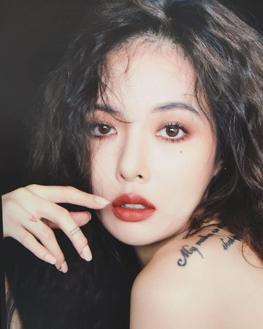 현아, 남친 이던과 소속사 퇴출 논란 12일만에 첫 근황 공개 | 인스티즈