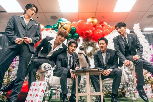 MONSTA X