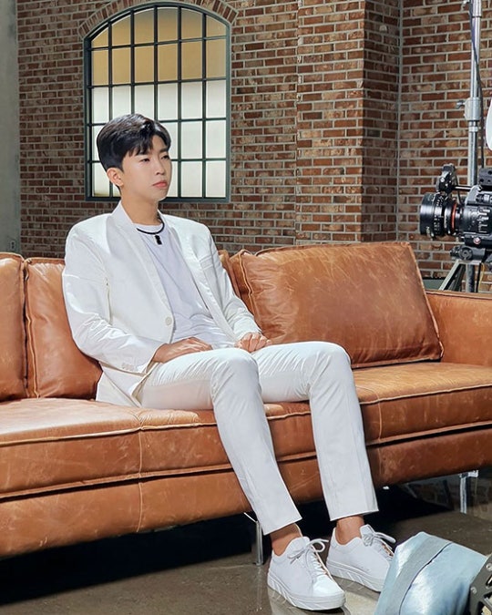 [단독] 임영웅, 클라비스 모델 발탁…미스터트롯 우승 뒤 9번째 - 스퀘어 카테고리