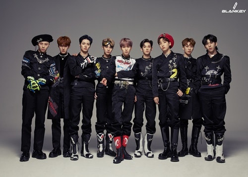 블랭키, 9인 완전체 데뷔 활동 시작→'떰즈업' 천만 뷰 달성 | 인스티즈