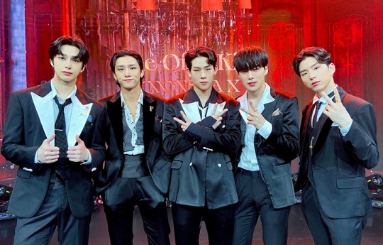 MONSTA X