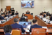 환노위, 노란봉투법 野 단독처리…與 "불법파업 조장" 반발 퇴장(종합)