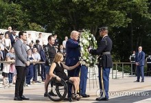 美 민주, 트럼프 '국립묘지 정치행위' 논란에 공세 고삐