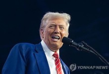 트럼프, 덴마크 대사 임명하며 '그린란드 사겠다' 다시 눈독
