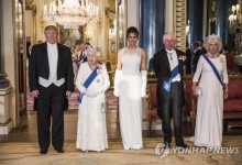 취향저격 외교…영국, 트럼프에 왕실접대 국빈방문 추진