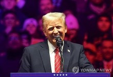 미국인 60% "트럼프 2기 4년 낙관적"…경제호전 전망 우세