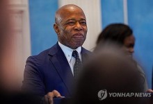 美법무부, 검사 잇단 반발에도 '뇌물죄' 뉴욕시장 공소취소 강행