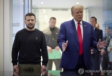 "젤렌스키는 용감한 사람"→"독재자"…3년만에 등돌린 트럼프