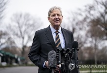 미 공화 상원의원, '합법 이민자 추방'에 이례적 트럼프 비판