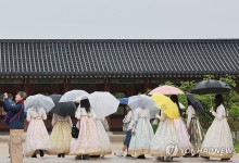 전국 대부분 비…중부·전라권 강풍 주의