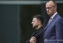 독일 "우크라 종전·재건이 우선"…EU 신속 가입 제동