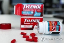타이레놀 주가 7% 급락…트럼프 '자폐 위험' 발표 여파