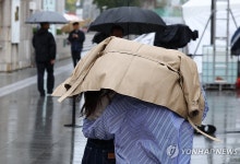 간밤 이례적 '10월 집중호우'…동해안 중심으로 비 이어져