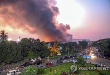 방글라데시 최대 공항 화재 6시간만에 운항 재개