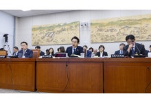 한동훈 딸 논문 대필 의혹 공세에 김민석 아들 법안 발의 의혹으로 역공