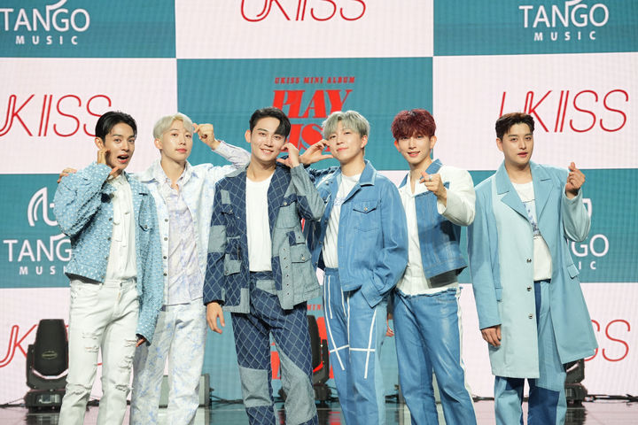 '15주년' <b>유키스</b> '플레이리스트'…"서머킹 원합니다"