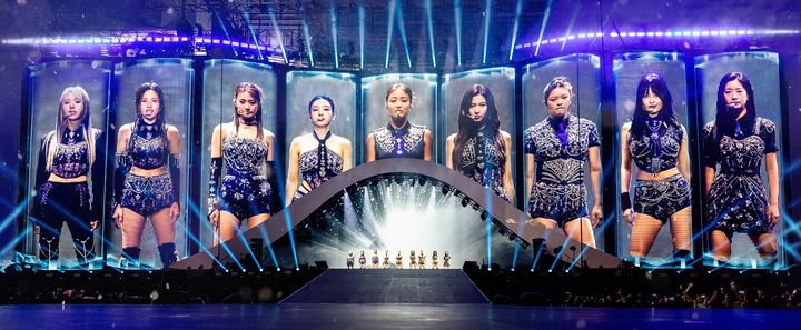 <b>트와이스</b>, 내년 3월 <b>얼리전트</b> 스타디움 공연…북미 스타디움만 세 번째