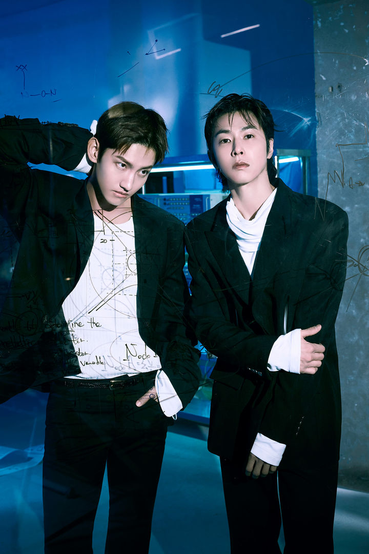 <b>동방신기</b>, 오늘 <b>데뷔 20주년</b>…정규 9집 '20&2' 발매