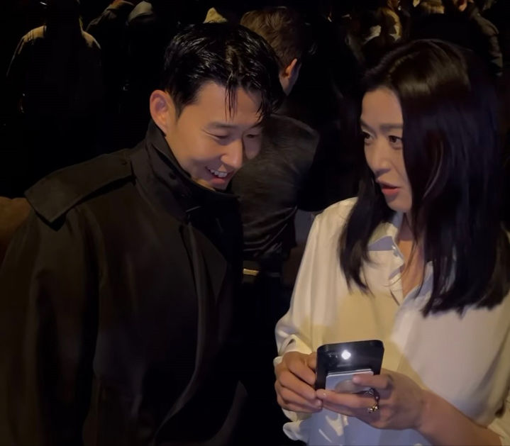 <b>손흥민</b>, <b>전지현</b>과 재회 후 밝은 미소…"정말요, 감사합니다"