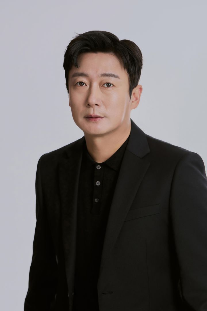 <b>이수근</b>, <b>빅플래닛메이드엔터</b>에 새둥지…허각·이무진과 한솥밥