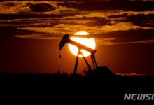 이스라엘의 이란 석유 시설 타격 가능성에 유가 급등…WTI 5.1%↑