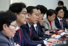 권영세 "일부 편향된 재판관들이 헌재 둘러싼 논란 자초"
