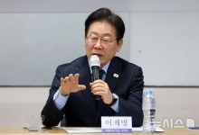 이재명, '국힘 입당' 현수막에 "보수 아닌 내란좀비당"