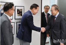 이명박 "보수정당 가장 어려운 시기…소수라도 힘 모아야"