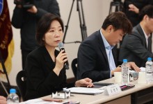 오영주 장관 "소상공인 부담 완화 위해 관계부처와 협력"