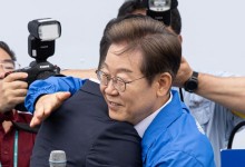 전북서 '국힘 탈당' 김상욱 끌어안은 이재명…지방·수도권 차등 전기요금제 촉구도(종합)