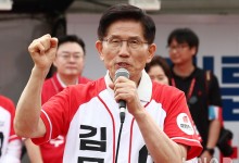 민주 "김문수, 尹 영화관람이 좋은 일?…'내란 의형제' 우애 눈물겨워"