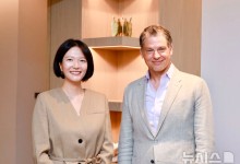 넷플릭스 CEO 만난 네이버 최수연…'네넷 동맹' 성과 확장할까