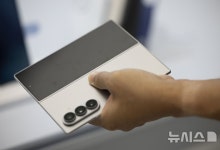 "삼성보다 얇다더니" 공식 스펙보다 0.6㎜ 더 두꺼운 中 폴더블폰