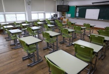 한국 교사 행정업무 시간 OECD 1위…수업 시간은 평균보다 낮아