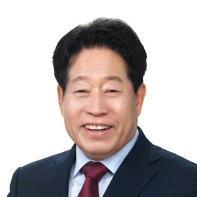서울교육감 중도보수 단일 후보에 '류수노'…조전혁 승복