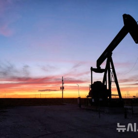 국제유가, 중동 긴장에도 차익실현에 하락…WTI 0.82%↓ 브렌트유 0.85%↓