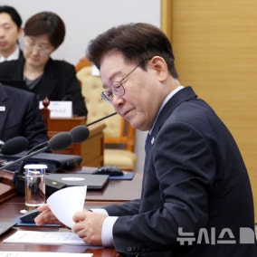 이 대통령 "북극항로 첫 길 열어…강력한 지원으로 해양수도 부산 앞당길 것"