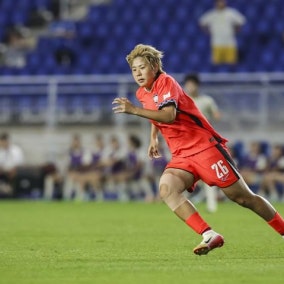 한국 여자 축구, 아시안게임 첫 경기서 완승…북한도 승전고(종합)