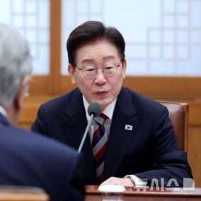 李 "미래지향적 포괄적 전략적 동반자관계 격상" 카자흐 대통령 "韓기업에 좋은 환경 배려"