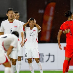 북한 축구, 중국에 1-2 역전패…일본은 홍콩 2-0 제압