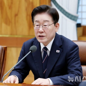 이 대통령, 구윤철·김윤덕·안규백·정성호와 오찬…'1기 내각' 노고 격려