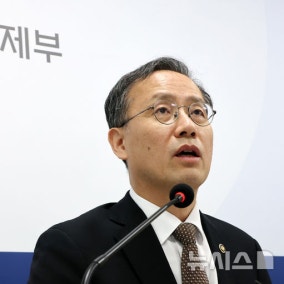 첫 '차관 직행' 경제부총리 이형일…재경부 정책 주도권 시험대