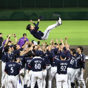 '5연패 대업' 야구 류지현 감독 "2주 동안 내 인생 걸어…MVP 곽빈"