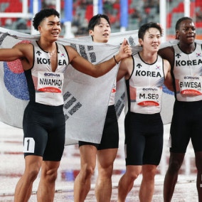 실격 변수에도…'韓 새 역사' 남자 400m 계주 "우주를 나는 기분"(종합)