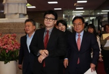 사그라들지 않는 與 ‘당게’ 논란… 의총서도 ‘당무감사’ 공방