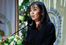 한강 “문학, 생명 파괴하는 모든 행위에 반대하는 일”