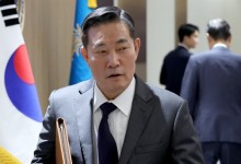 신원식, 美안보보좌관과 첫 통화… “한·미동맹 강화 확신”